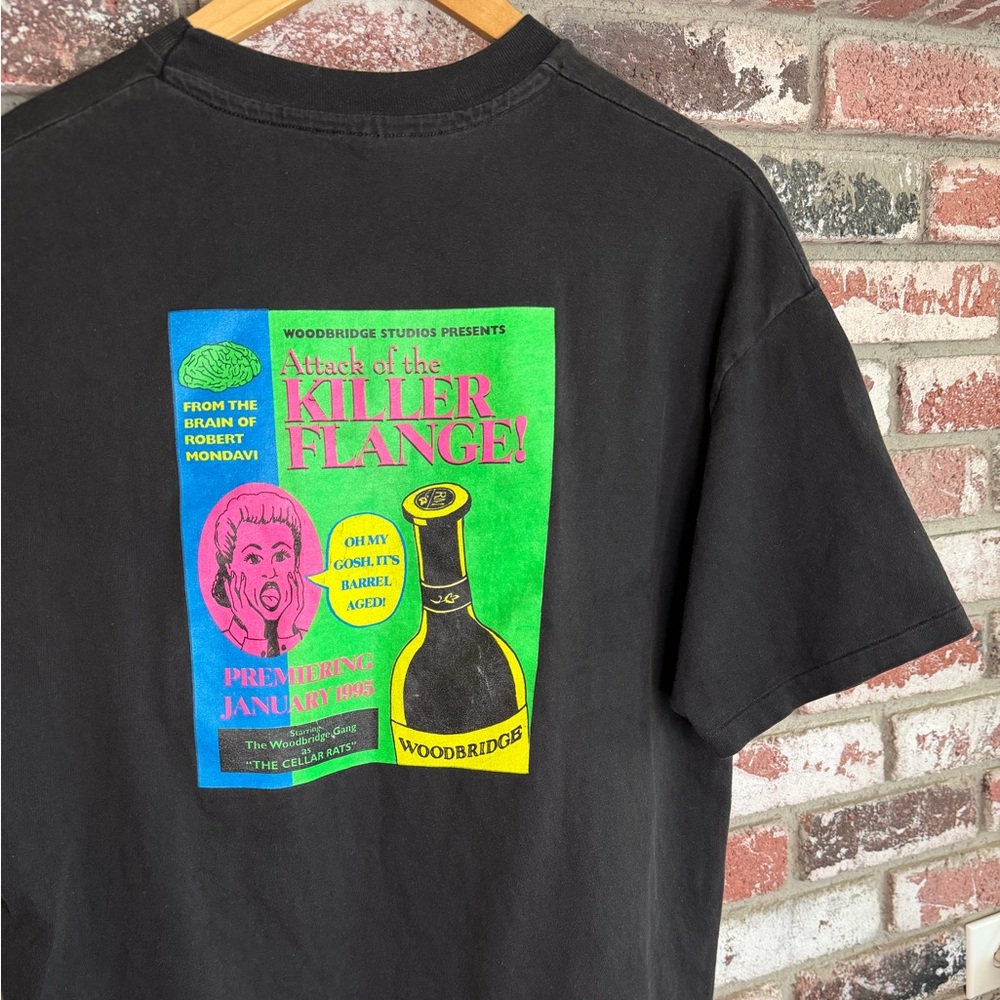 Vintage 1995 Woodbridge Wines “Attack of the Killer Flange!” Graphic Tee